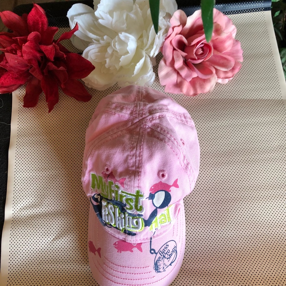 BASS PRO SHOPS HAT good condition infants Bebe